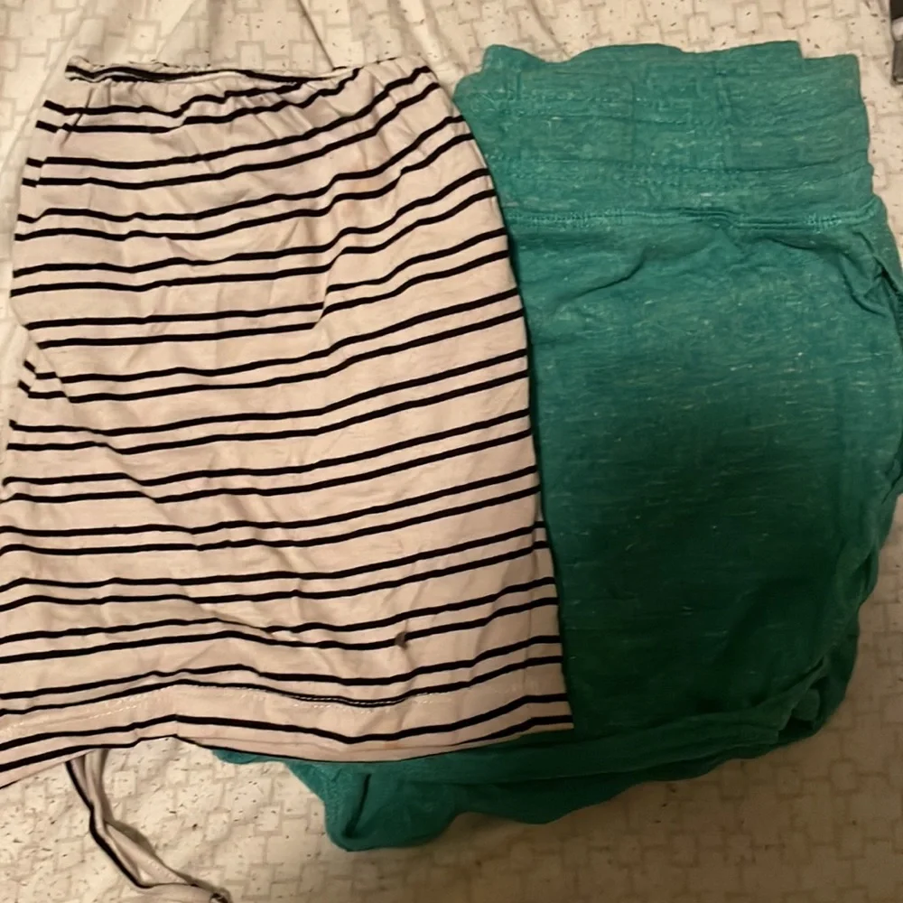 Womens shorts - Picture 2 of 4